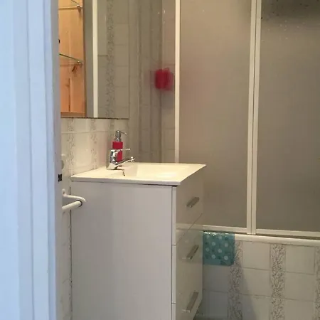 Junto Al Mar Con Jardin Comunitario Y Parking *