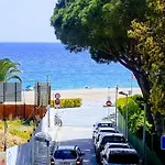 Junto Al Mar Con Jardin Comunitario Y Parking