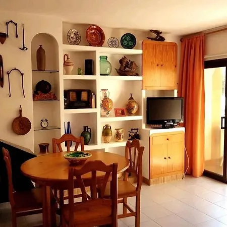 Apartment Junto Al Mar Con Jardin Comunitario Y Parking