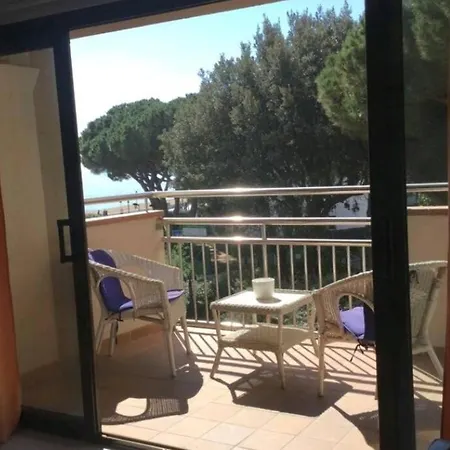 Junto Al Mar Con Jardin Comunitario Y Parking *