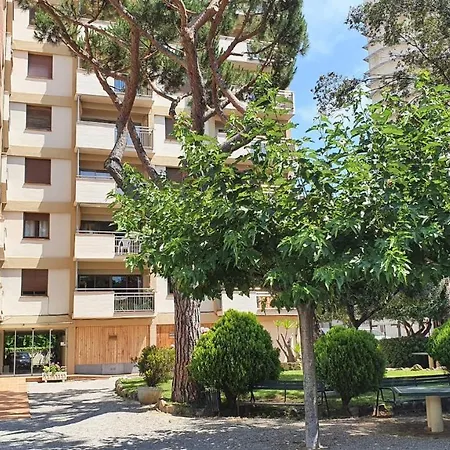 Junto Al Mar Con Jardin Comunitario Y Parking *