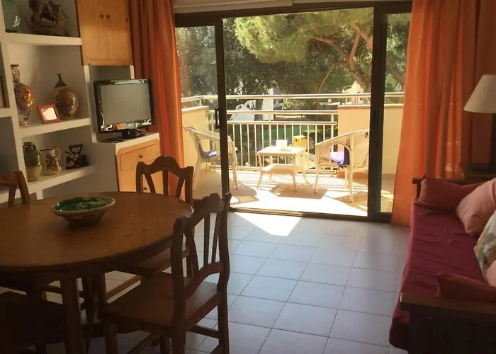 Junto Al Mar Con Jardin Comunitario Y Parking