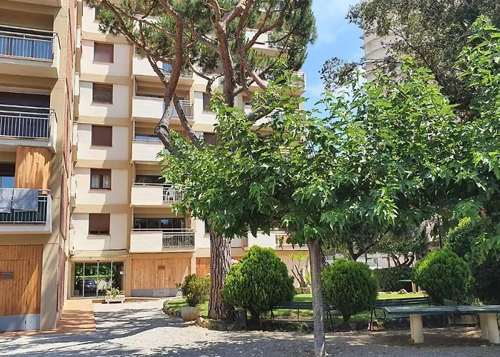 Junto Al Mar Con Jardin Comunitario Y Parking *